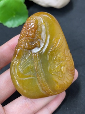H41945921 和田玉挂件   钟馗   皮色成因未定   货品总重约95.3g
