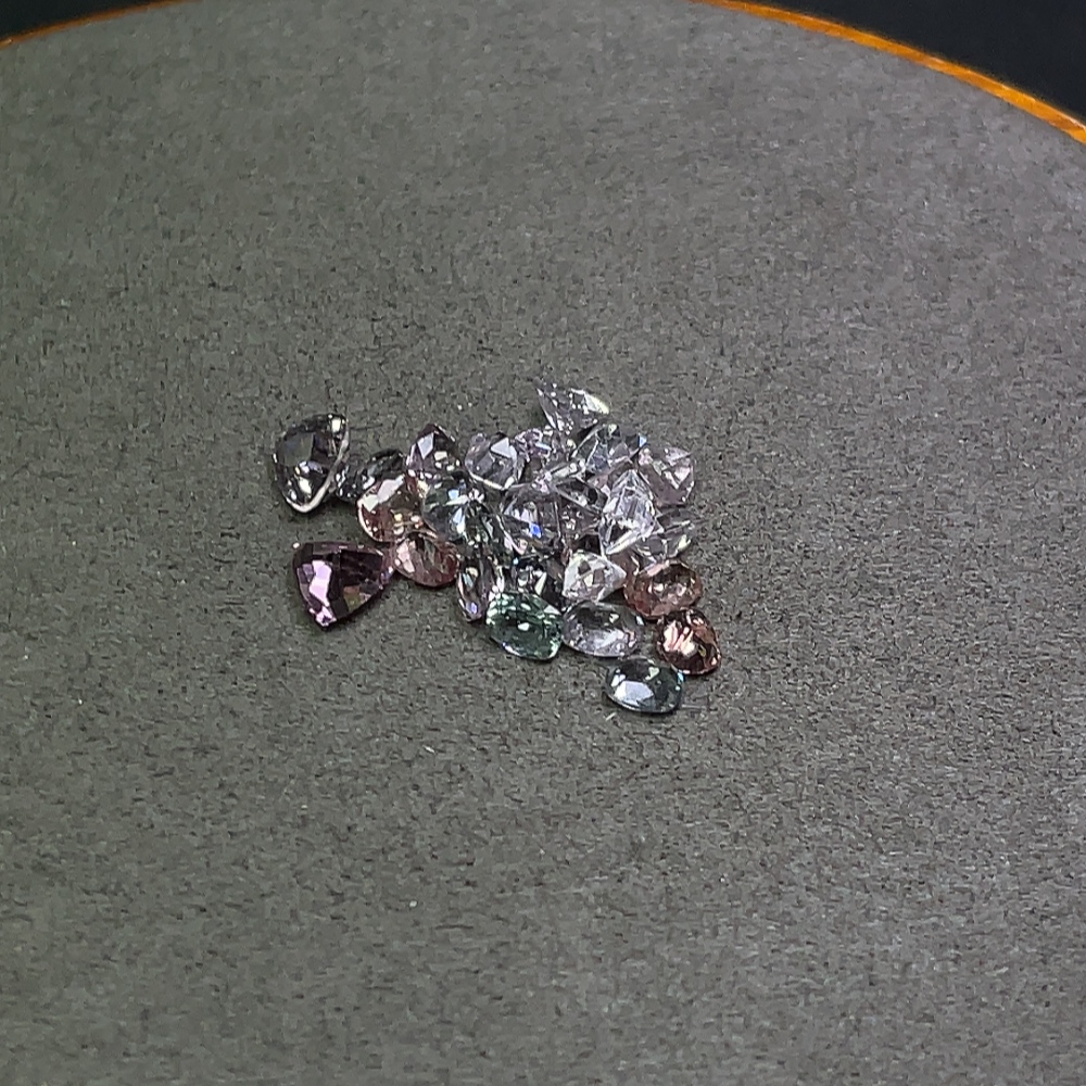 C31617860 Spinel Loose Stones Total Weight Approx. 9.78ct Sell as a Lot 20+