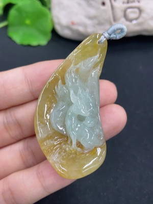 F46562206 翡翠挂件          货品总重约22.9g