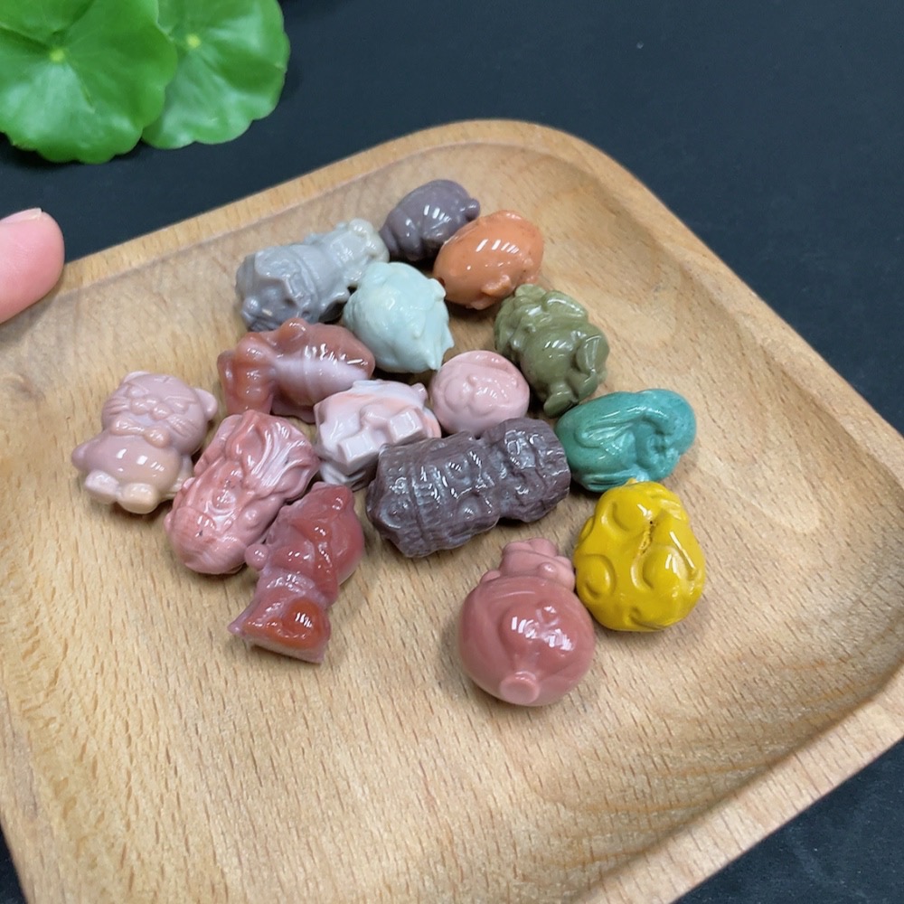 H35110071 Alashan Agate Pendant with other mineral components, total weight approximately 93.1g