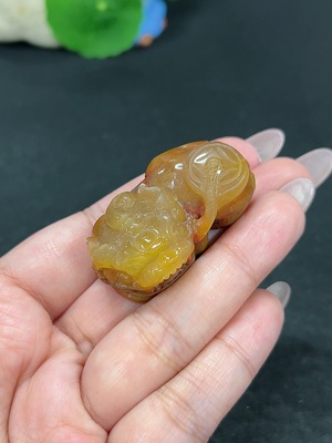 H41811607 黄龙玉挂件 貔貅 货品总重约32.7g