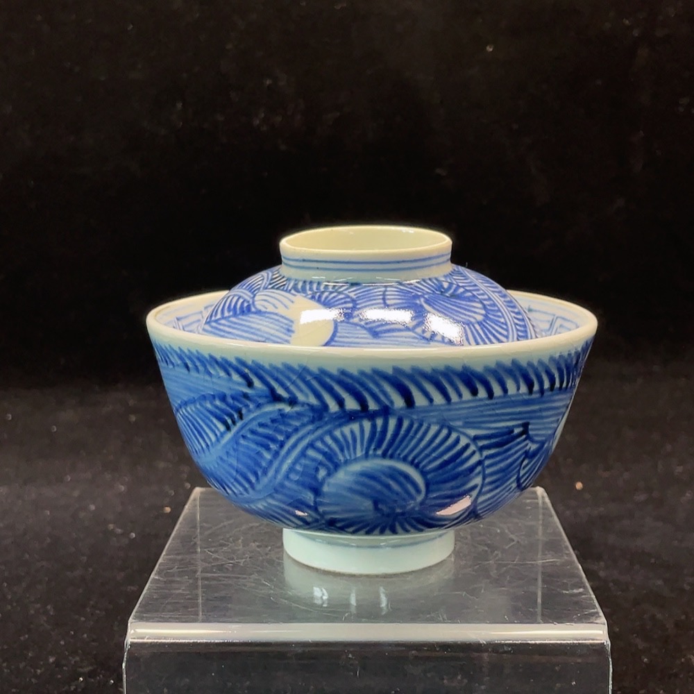 W30477966 Ceramic, Mint Condition, Modern Blue and White Lidded Bowl, Size as per Actual Item