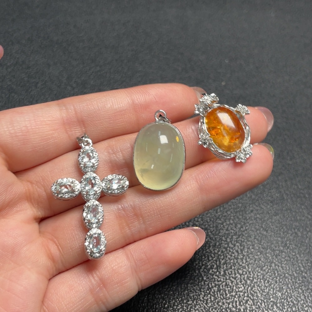 C28181067 Colored Gemstone Inlaid Pendant  Amber & Beeswax, Prehnite, Aquamarine  Non-Gold Inlaid  Total Weight Approx. 10.92g