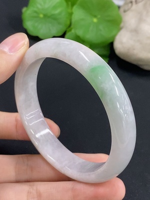 F46519980 翡翠正圈手镯 圈口58mm 货品总约重51.25g