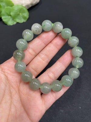 H35131185 非洲翠（独龙玉）手串     卡11.5mm左右    货品总重约38g