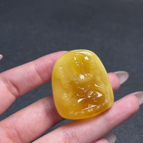 C35095802 Amber Bee Wax Pendant with Colorless Coating, Total Weight Approx. 12.42g