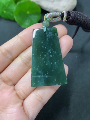 F35141216 翡翠挂件无事牌 货品总约重 含绳12.8g