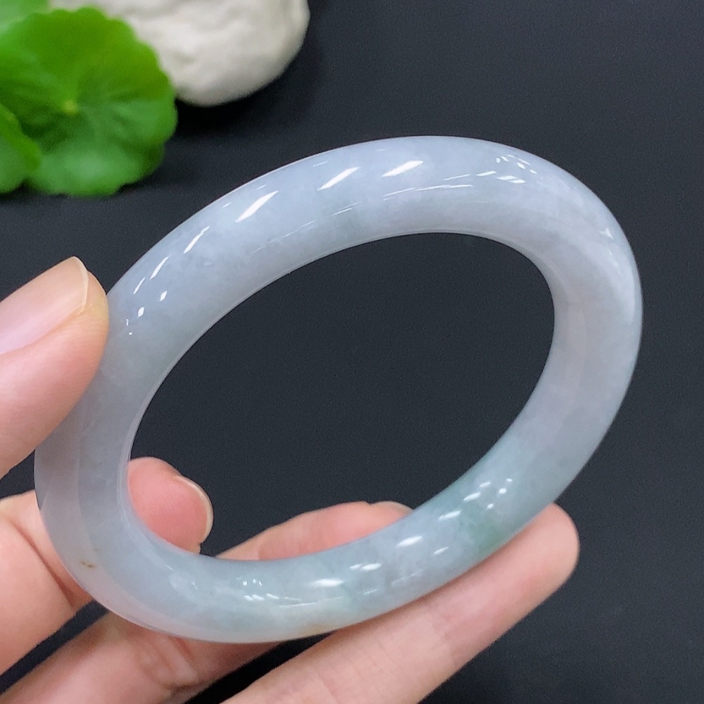 F23563862 JadeiteRound Bangle, Loop Size 55.5, Total Weight 58.270g