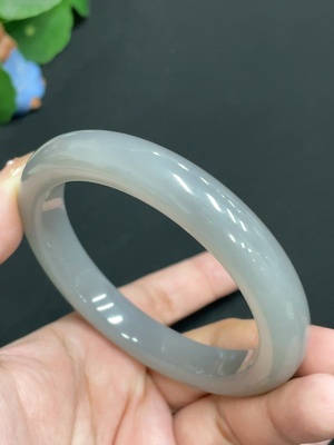 H31660374 Hetian Jade Round Bracelet Size 61.3 Total Weight Approx. 60g