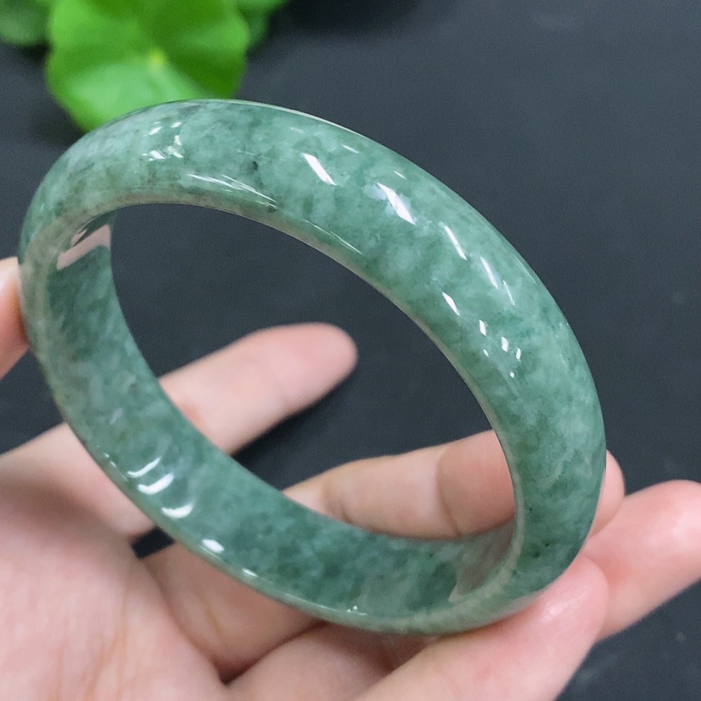 F23599515 Jadeite Round Bracelet Size 56.4 Total Weight 47.663g