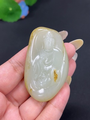 H41947104 和田玉挂件 观音 货品总重约49.9g 皮色成因未定