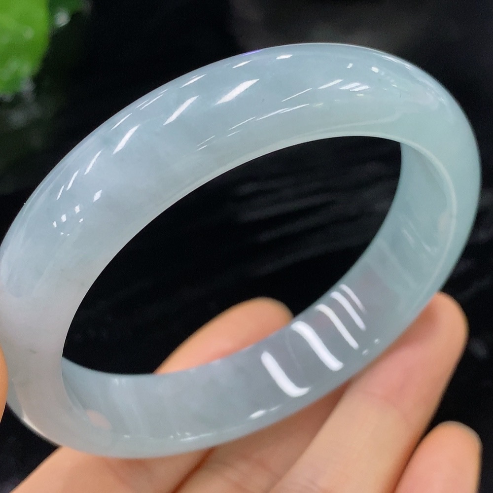 F26028050 Jadeite Round Bangle