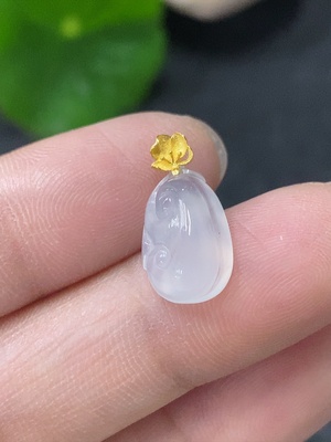 F34953688 Jadeite Ruyi Pendant with 18k Gold Clasp, Total Weight Approx. 0.77g