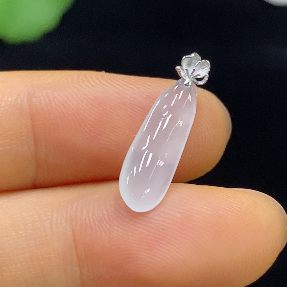 F34044780 Jadeite Fu Bean Pendant 18k Total Weight Approx. 0.6g