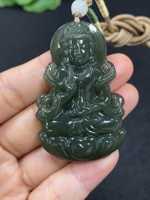 H46530462 和田玉挂件   观音   货品总重约（含绳）24.2g