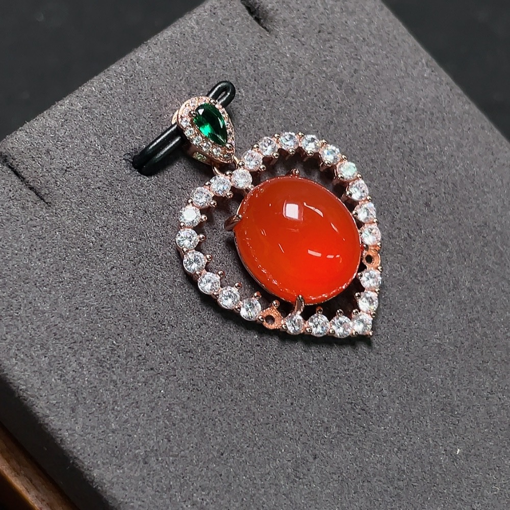 C28218618 South Red Agate Pendant Non-Gold Inlaid Total Weight Approx. 5.1g
