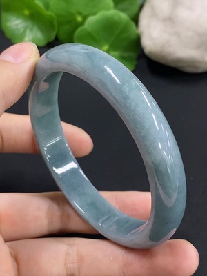 F42968541 翡翠正圈手镯 圈口57.7 货品总重约42.69g