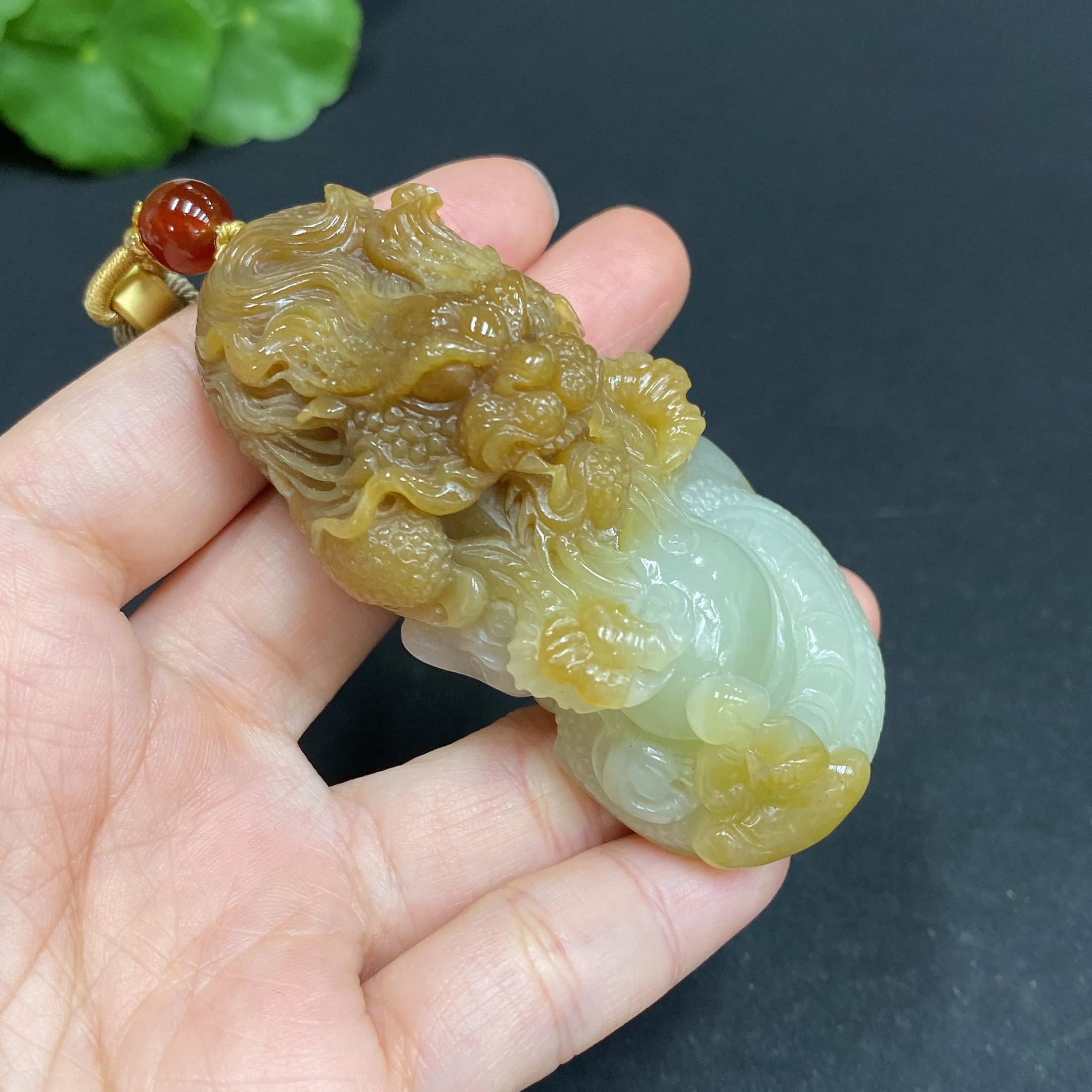 H34015618 Hetian Jade Pendant Dragon Total Weight (including rope) 79.6g