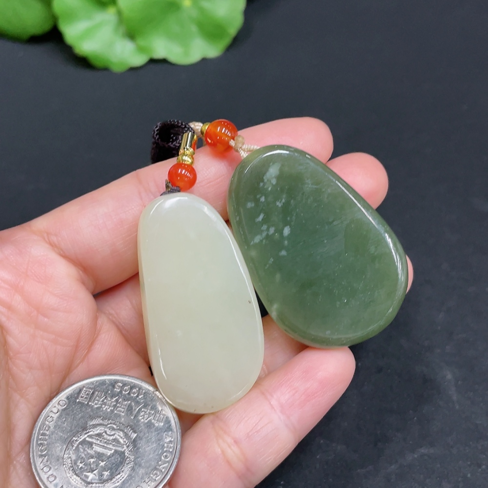 H35111160 Hetian Jade Pendant Guanyin Auspicious Beast