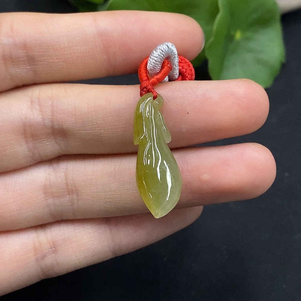 F29346355 Jadeite Magnolia Pendant Total Weight Approximately 4.6g