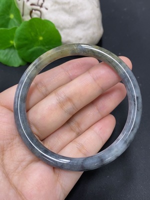 F46615804 翡翠圆条手镯 货品总重量约25克 圈口57.4