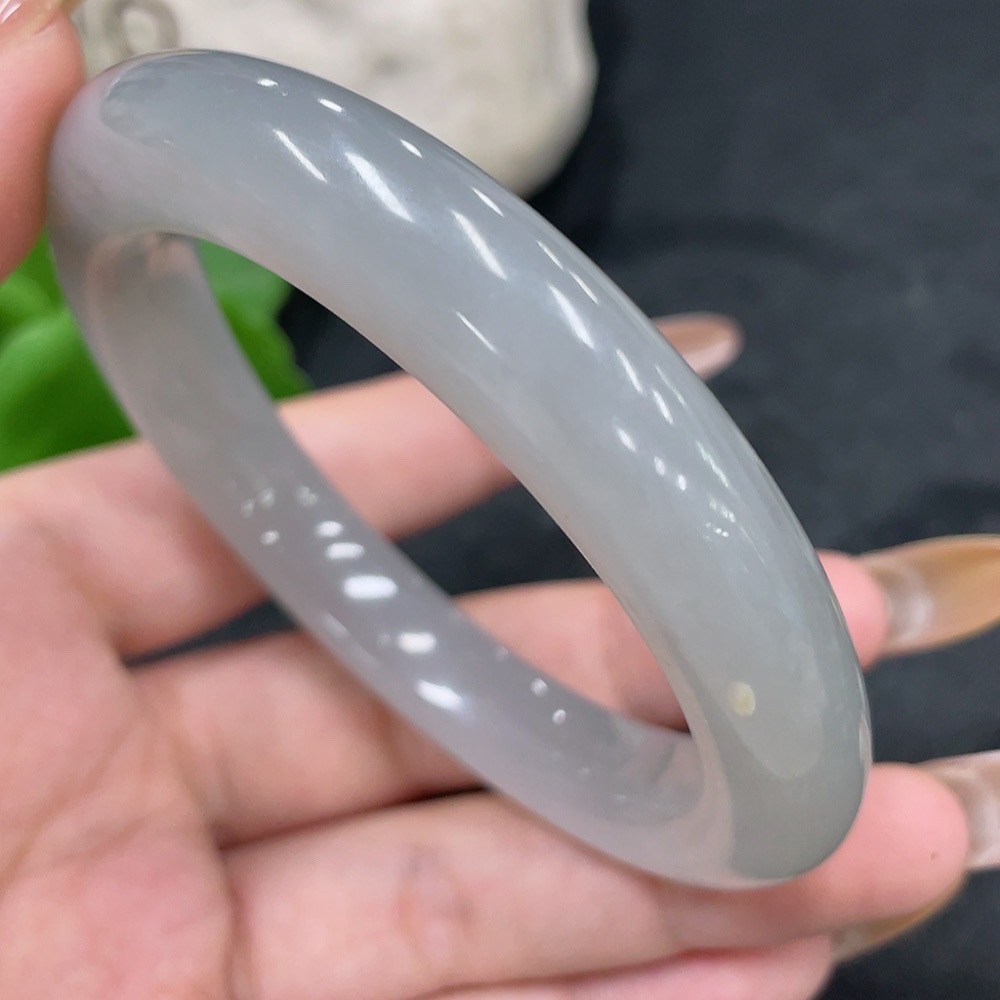H32796591 Hetian Jade Round Bracelet Size 55.6 Total Weight Approx. 54.3g
