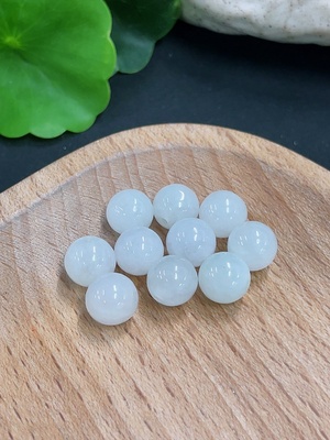 F42970740 翡翠珠子 一手走 货品总重约9.05g