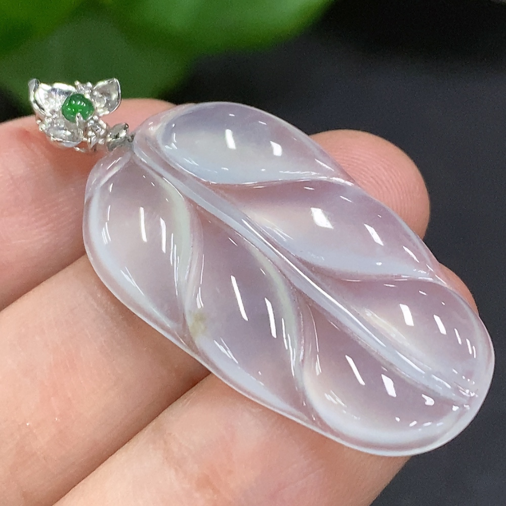 F32801214 Jadeite Leaf Pendant with 18K Gold Bail Total Weight Approx. 4.4g (Diamond Accents)