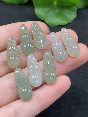 F34963856 Jadeite Lucky Bean Inlay Sell as a Lot