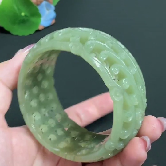 H33881932 Hetian Jade Carved Flower Bracelet Size 63.2 Total Weight Approx. 89.6g