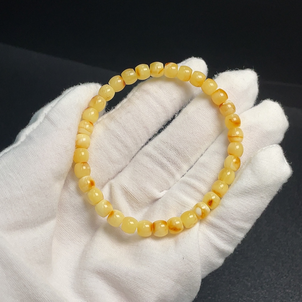 C34995231 Amber Beeswax Bracelet, Total Weight Approx. 4.55g, Size About 6.1mm