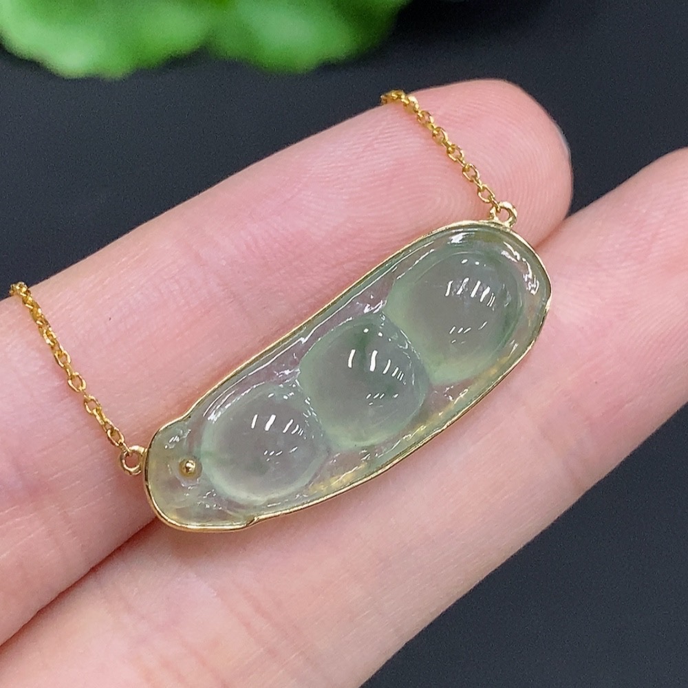 F30554654 Jadeite Lucky Bean Pendant 18k Gold Total Weight Approx. 4.4g (Including Chain)