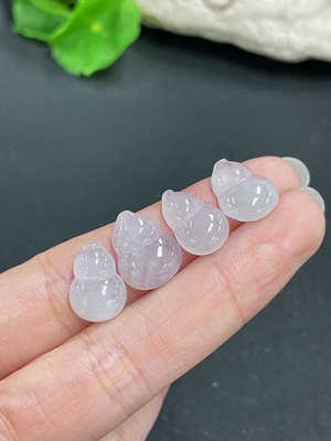 F41848095 翡翠葫芦镶嵌件 货品总重约3.66g