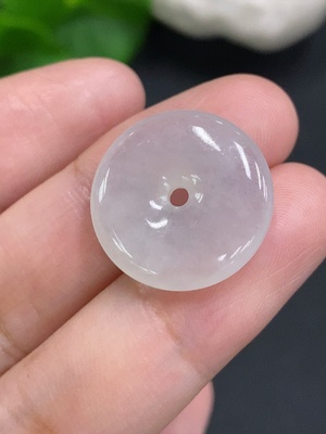 F34023494 Jadeite Peace Knot, Total Weight Approx. 3.1g