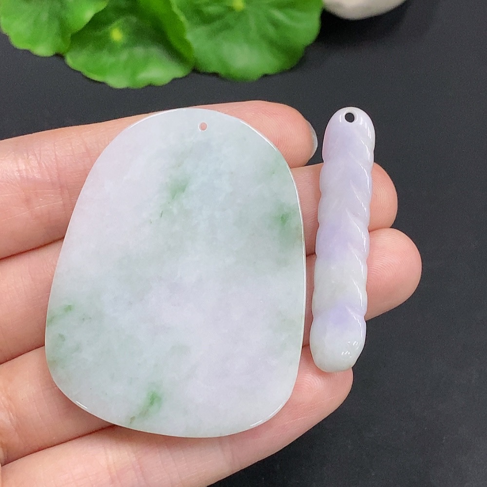 F29419363 JadeitePendant