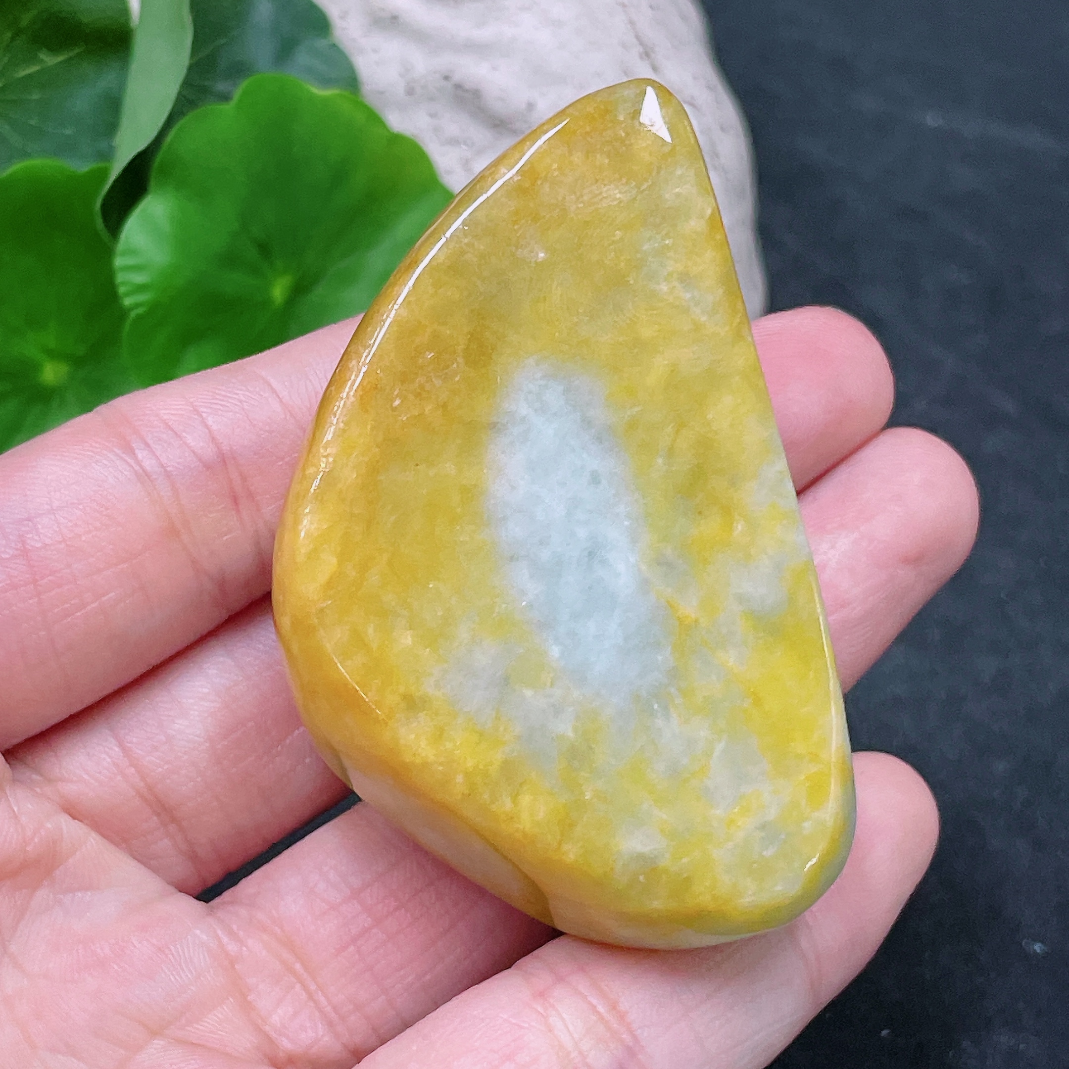 F32810825 Jadeite Pendant, Color Origin Undetermined, Total Weight Approximately 96.8g