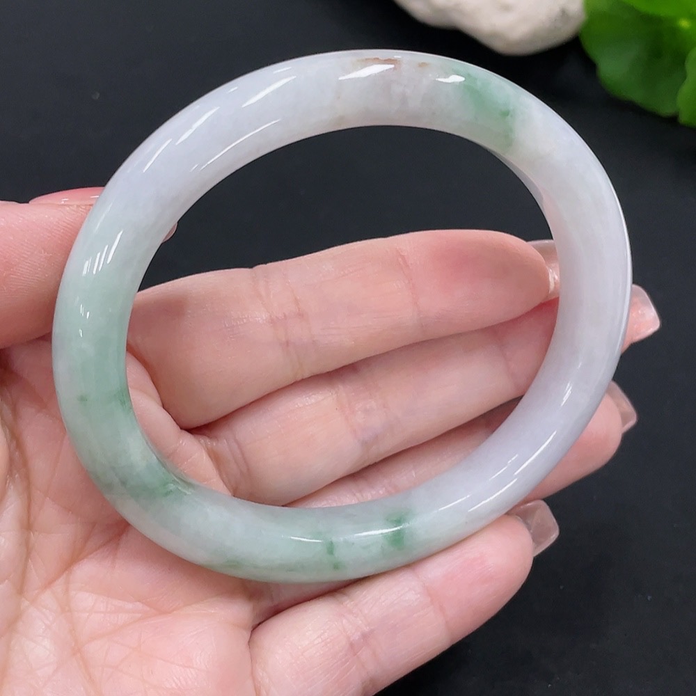 F26024329 Jadeite Imperial Concubine Bracelet Size 60/54 Total Weight Approx. 46.7g
