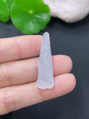 F41934842 翡翠挂件 货品总约重3.18g