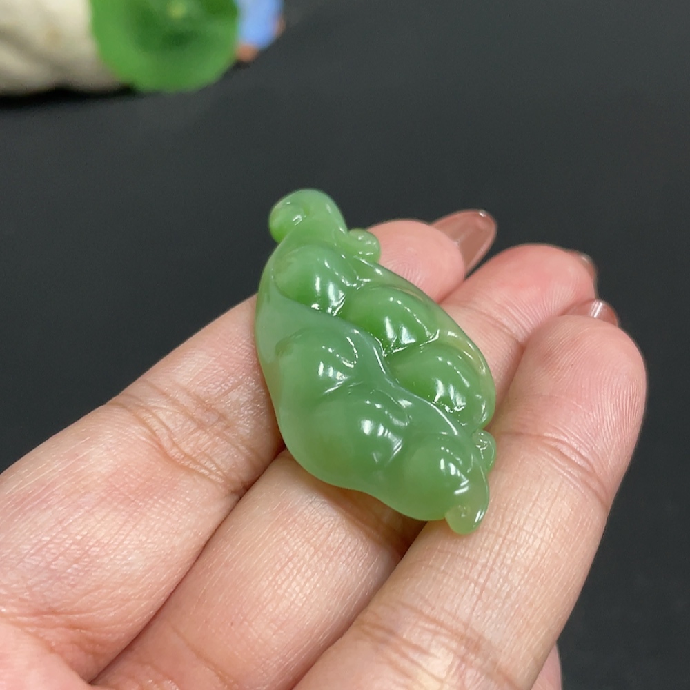 H34004203 Hetian Jade Jasper Pendant    Lucky Bean   Total Weight: Approx. 8.9g