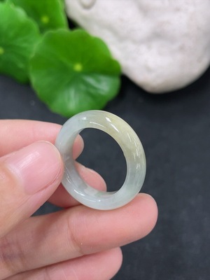 F41857364 翡翠戒圈 圈口14 货品总约重3.88g