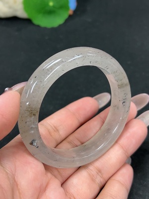 H41946023 非洲翠(独龙玉)正圈手镯 圈口52.3 货品总重约43.4g