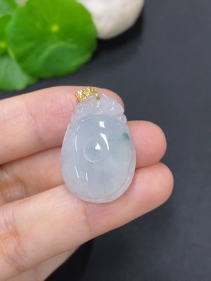 F46615652 翡翠福贝挂件 18k金扣头 货品总重量约5.3克