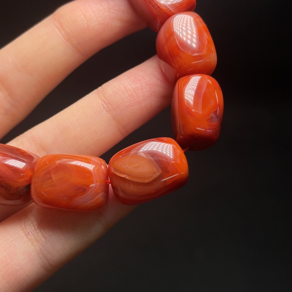 C34049208 Red Agate Bracelet with Visible Organic Matter, Total Weight Approx. 56.62g, Size About 11.9mm