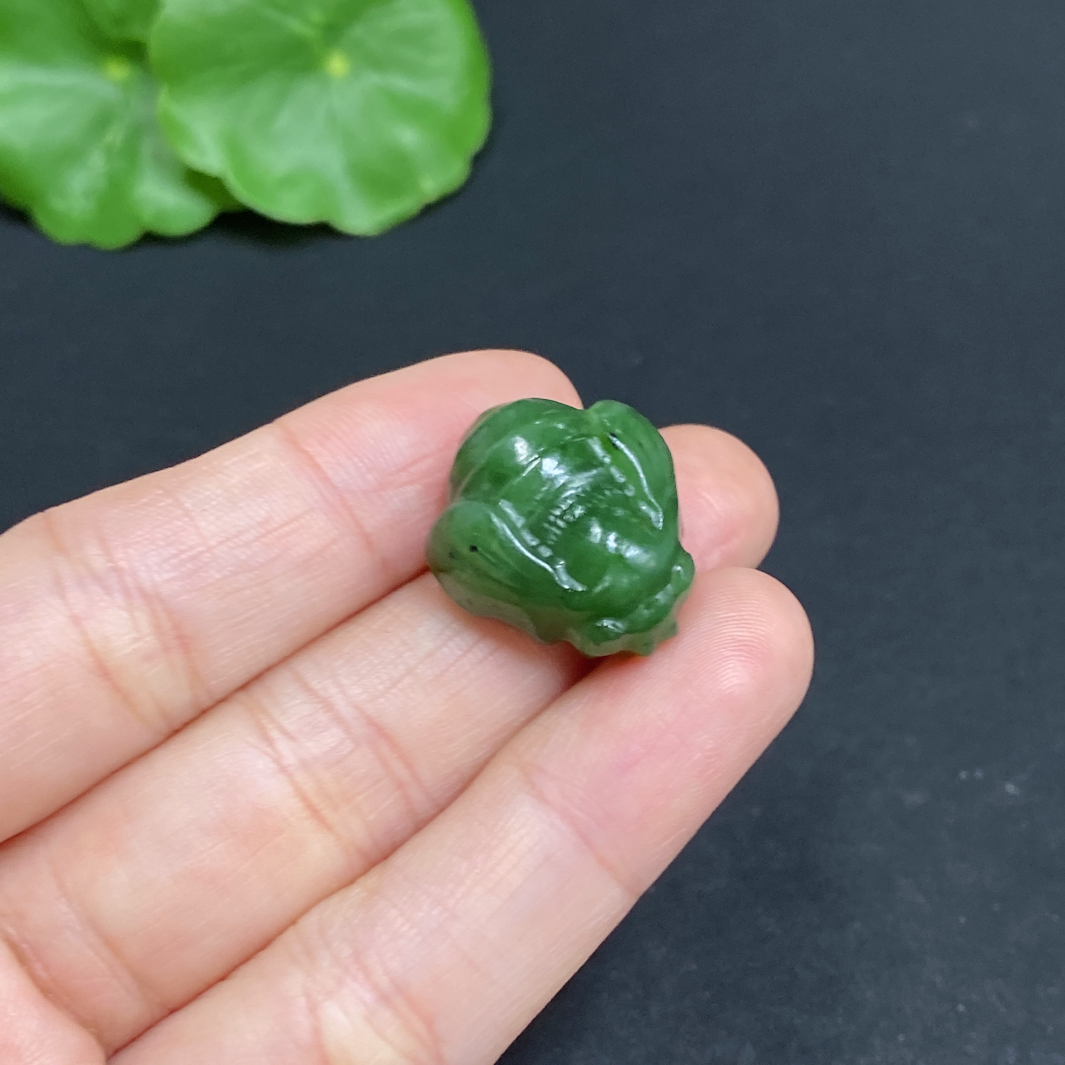 H33859512 Hetian Jade Pendant - Bee, Total Weight Approx. 5g