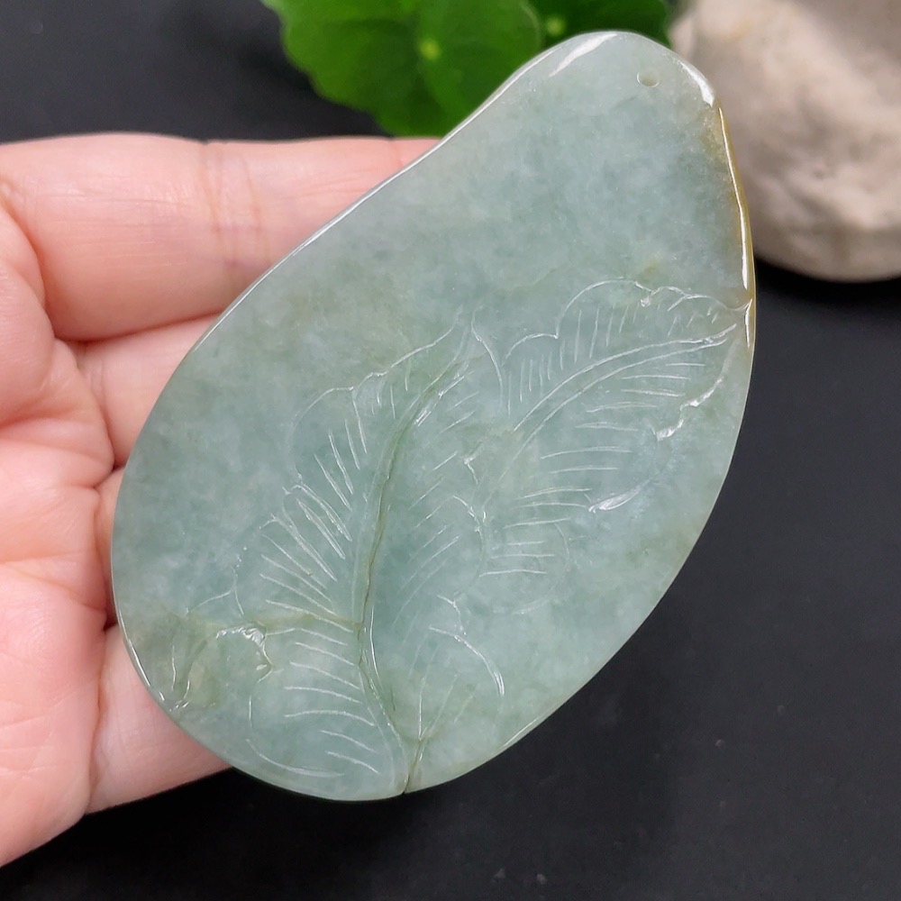 F30548039 Jadeite Phoenix and Peony Pendant with a total weight of approximately 96.2 grams (Color origin undetermined)