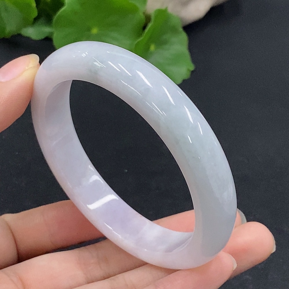F32818596 Jadeite regular bangle, size 56.8, total weight approx. 54.84g