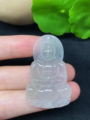 F45335345 翡翠观音挂件 总重约6.82g