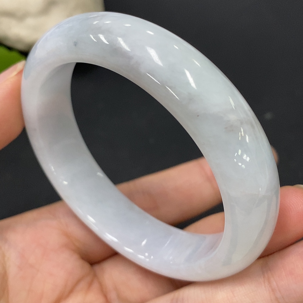 F29357509 Jadeite Round Bangle (Total Weight: Approx. 57.77g, Inner Diameter: 54)