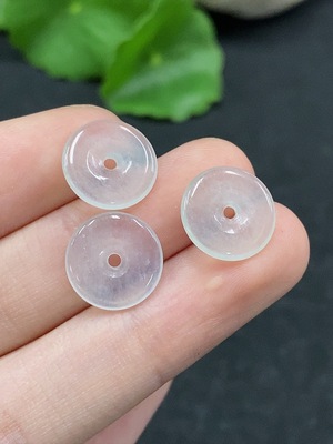 F33895788 Jadeite Peace Knot Sell as a Lot