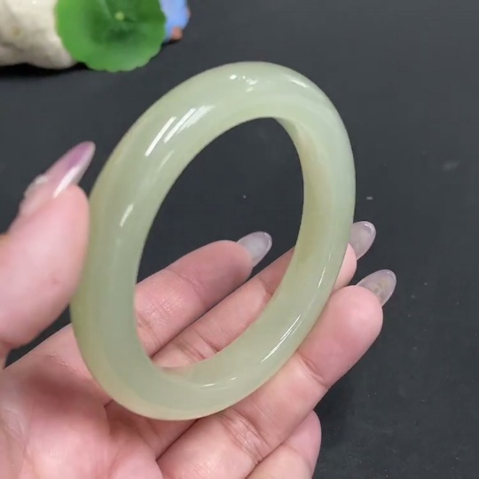 H33931257 Hetian Jade Round Bracelet Size 55.8 Total Weight Approx. 58.4g